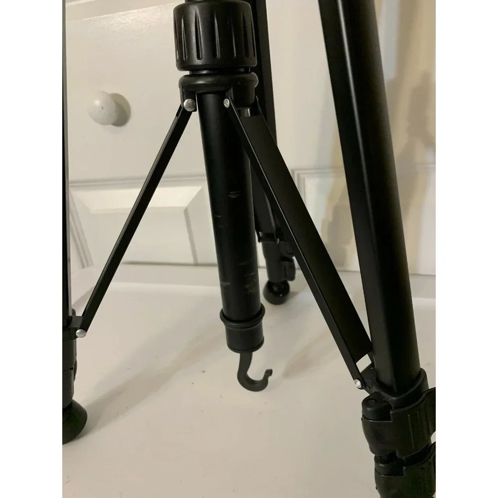 Targus Tripod TGT-BK58T Black With Targus Zip Bag Black‎